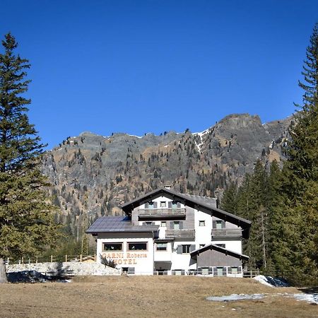 Hotel Garni Roberta Малга Чиапела Екстериор снимка