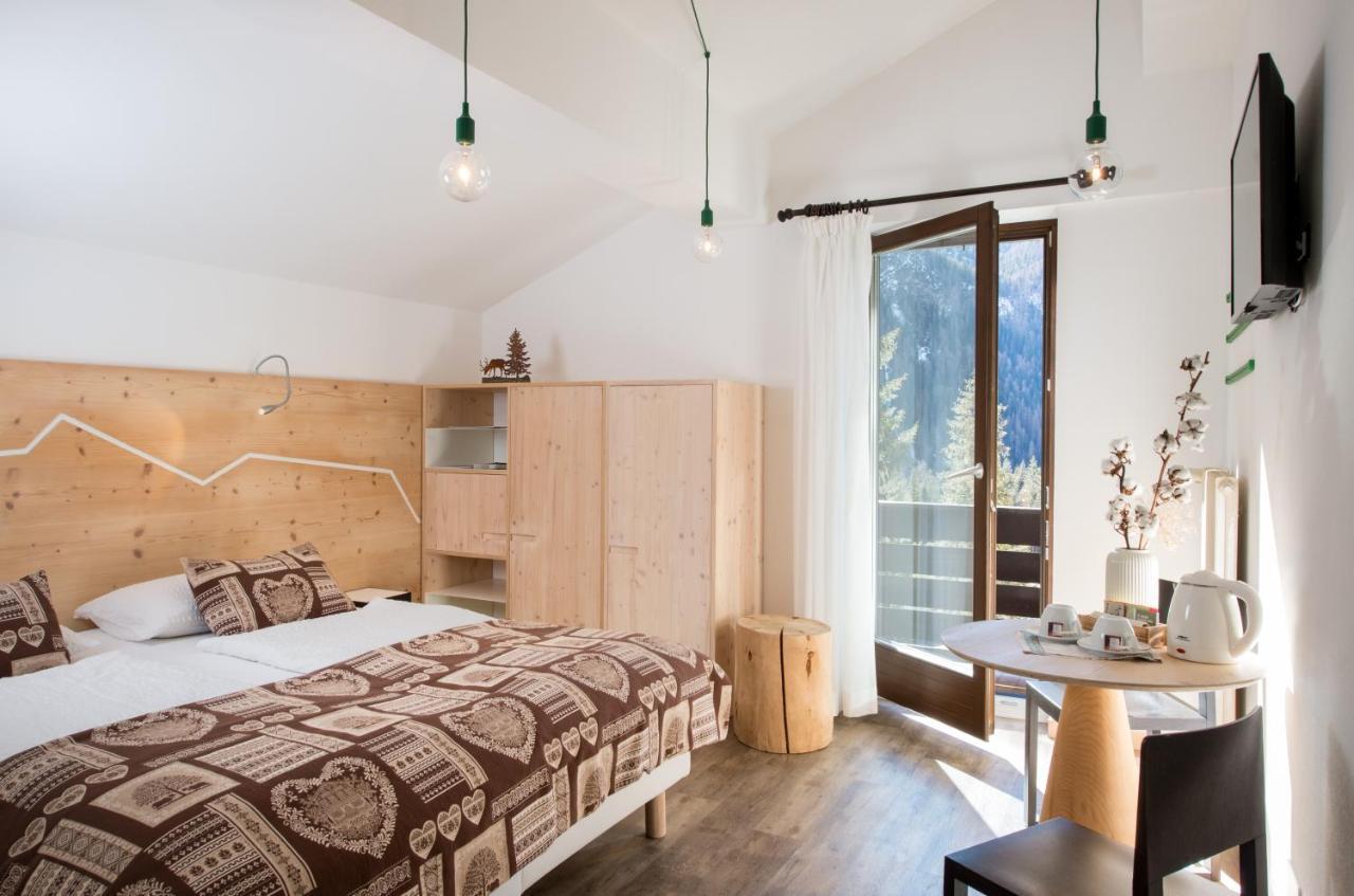 Hotel Garni Roberta Малга Чиапела Екстериор снимка