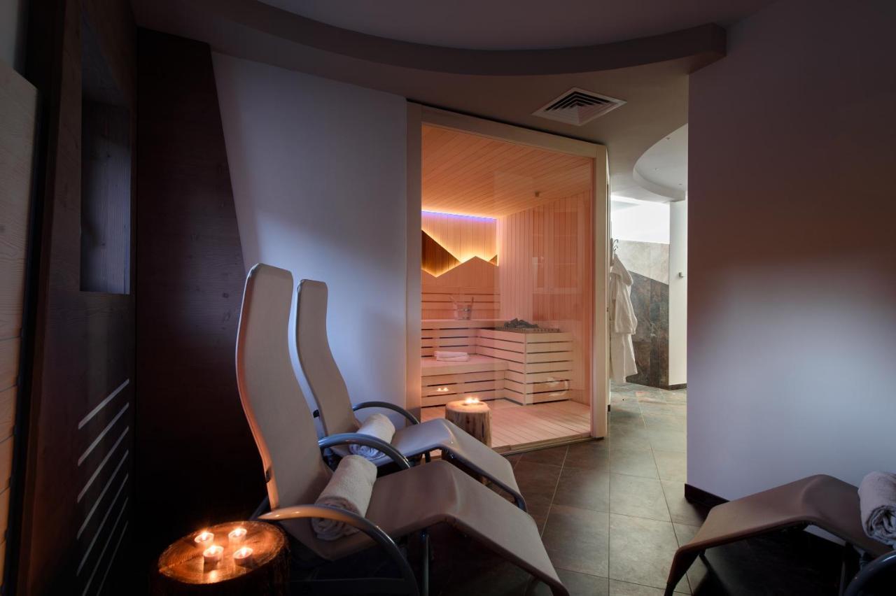Hotel Garni Roberta Малга Чиапела Екстериор снимка