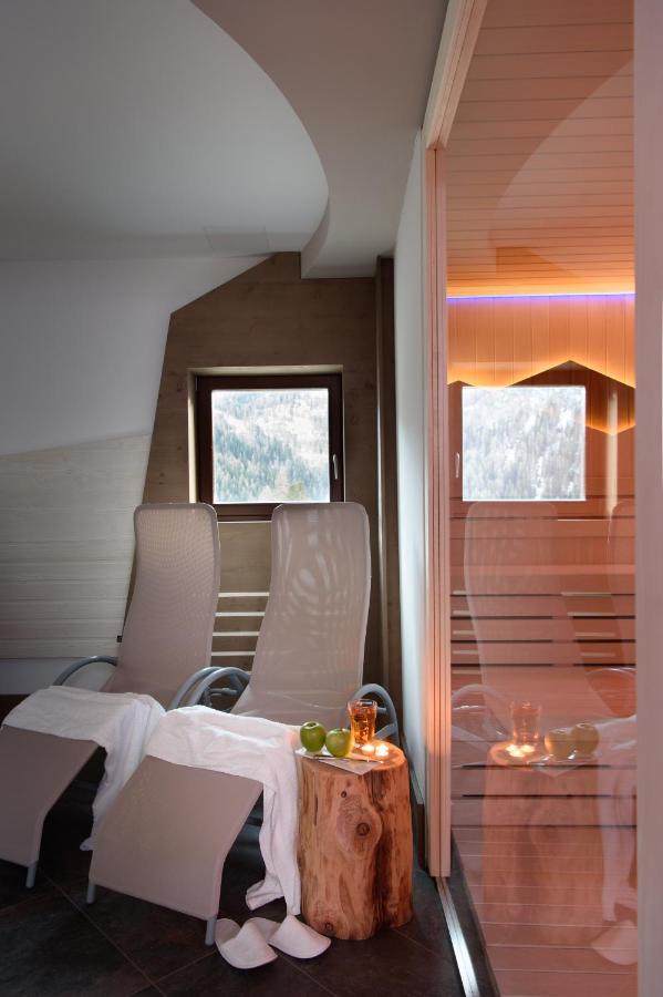 Hotel Garni Roberta Малга Чиапела Екстериор снимка