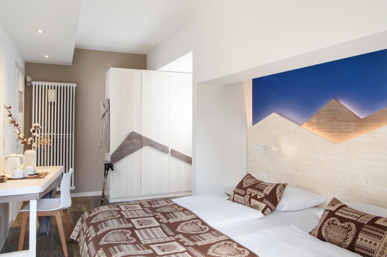 Hotel Garni Roberta Малга Чиапела Екстериор снимка