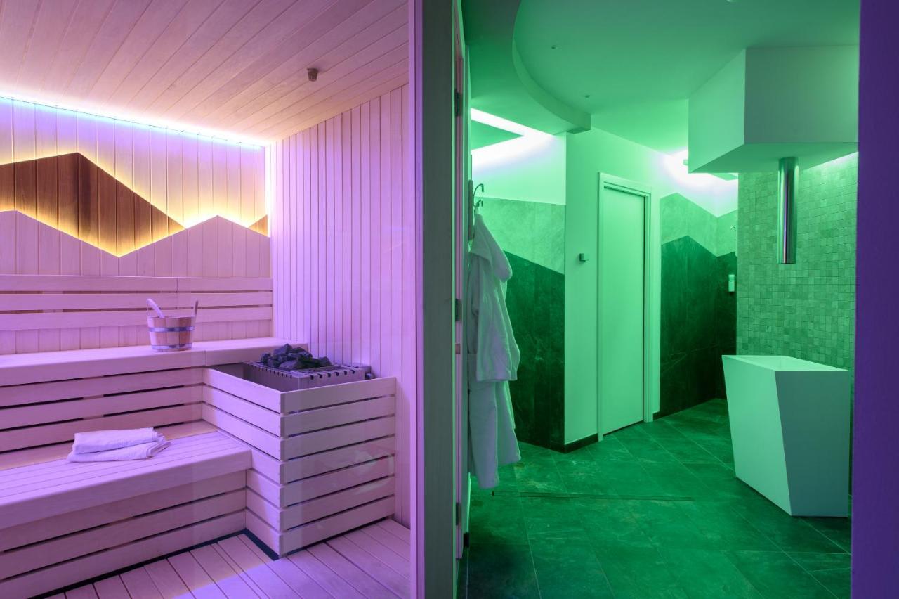 Hotel Garni Roberta Малга Чиапела Екстериор снимка