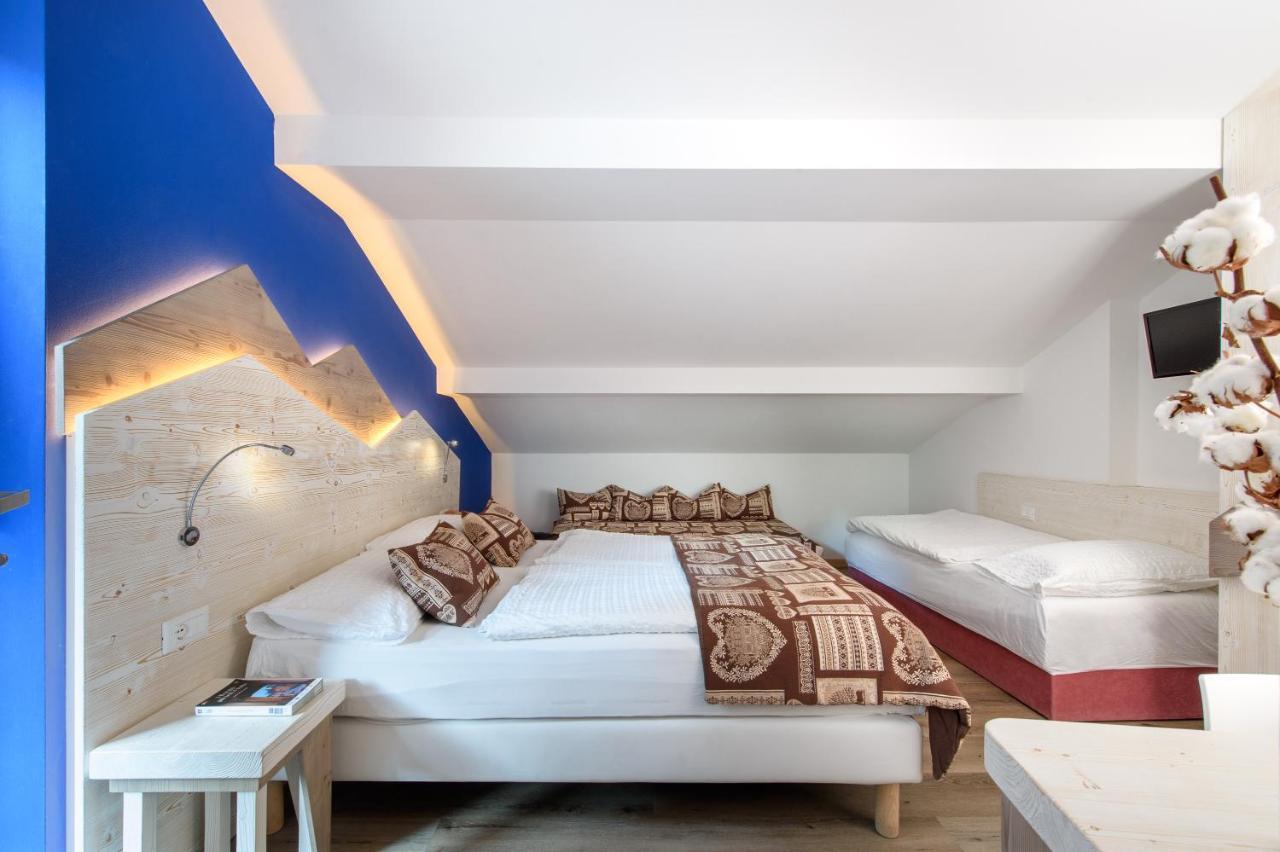 Hotel Garni Roberta Малга Чиапела Екстериор снимка
